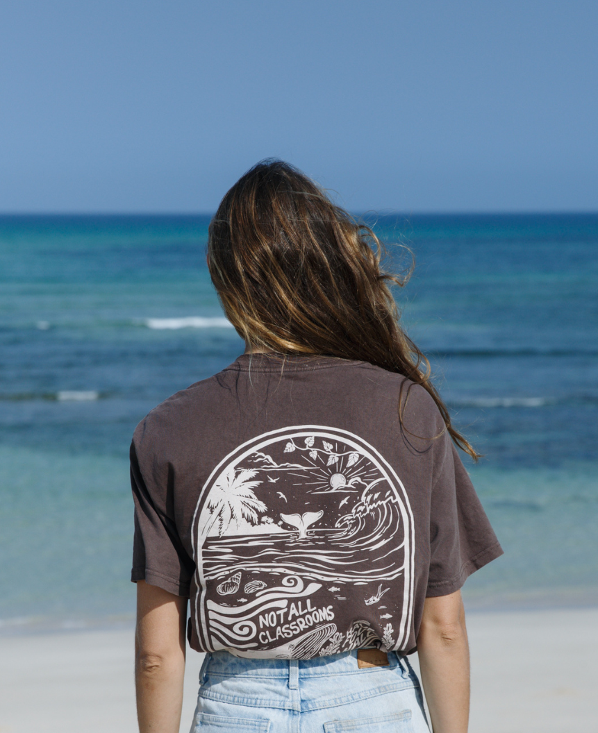 WHALE EXPEDITION - OVERSIZED TEE - FADED BROWN