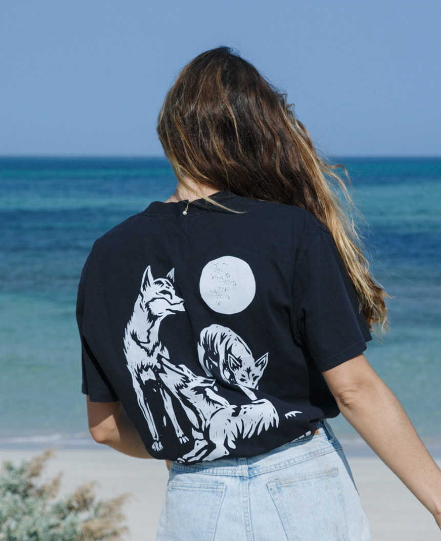 PROTECT THE DINGO - OVERSIZED TEE - FADED BLACK