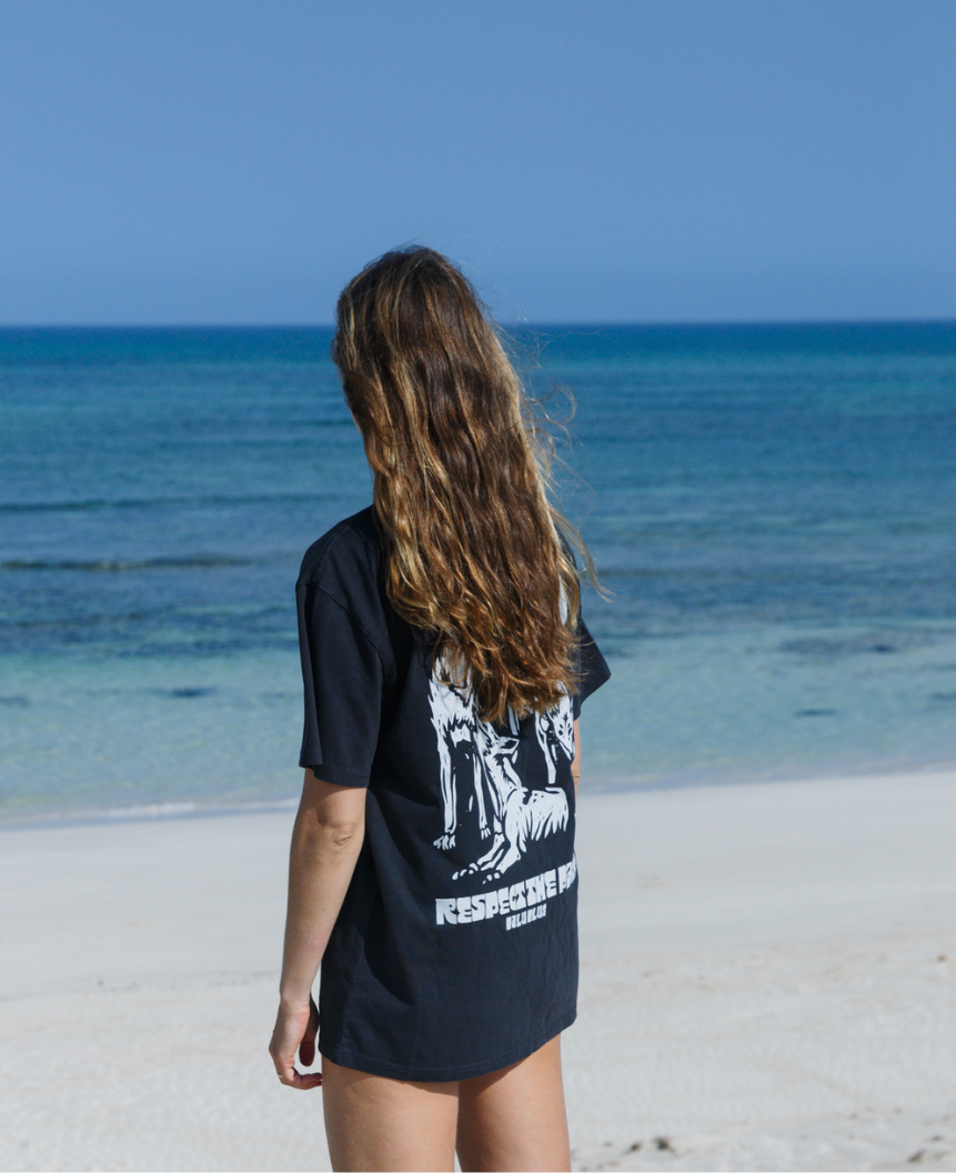 PROTECT THE DINGO - OVERSIZED TEE - FADED BLACK